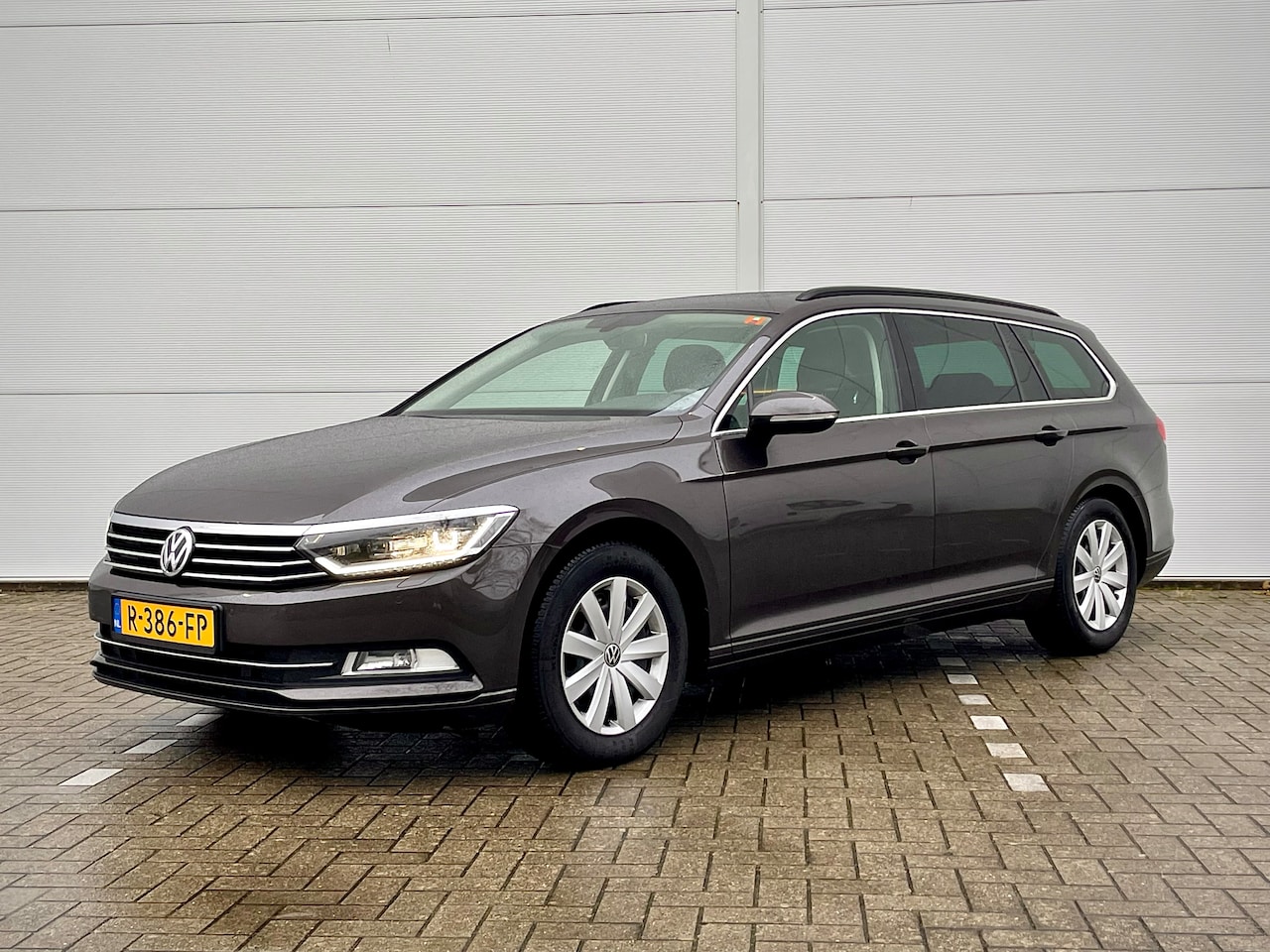 Volkswagen Passat Variant - 1.4 TSI ACT Comfortline Pano-LED-Dealeronderhouden-Trekhaak - AutoWereld.nl