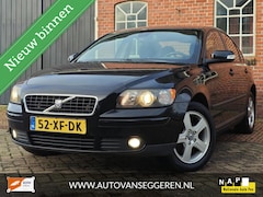 Volvo S40 - 1.6 - Nieuwe APK / Trekhaak / Cruise / Clima