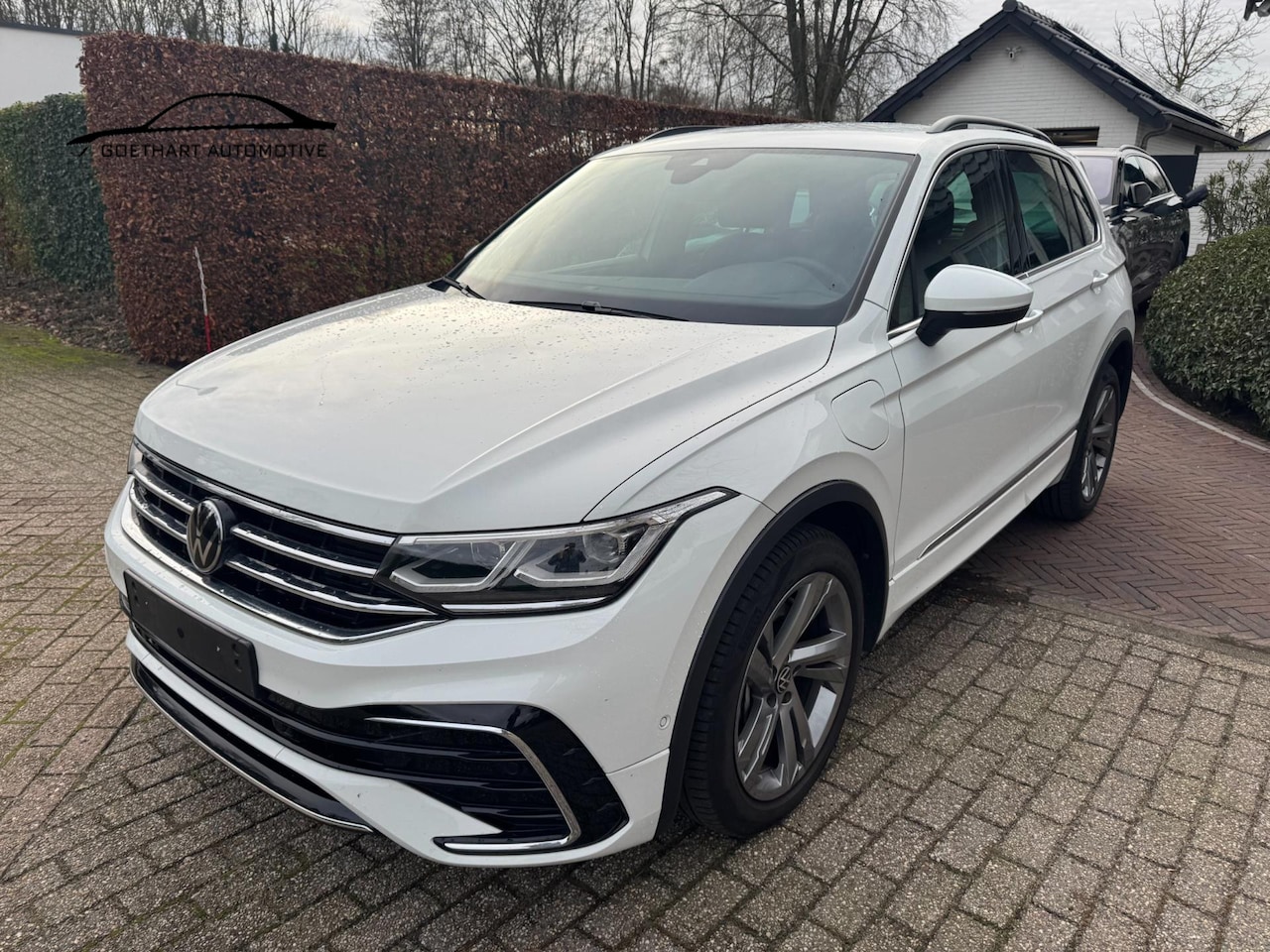 Volkswagen Tiguan - 1.4 TSI eHybrid 245 PK R-Line Business / Trekhaak / 2028 Garantie / Matrix / Stoel + Stuur - AutoWereld.nl