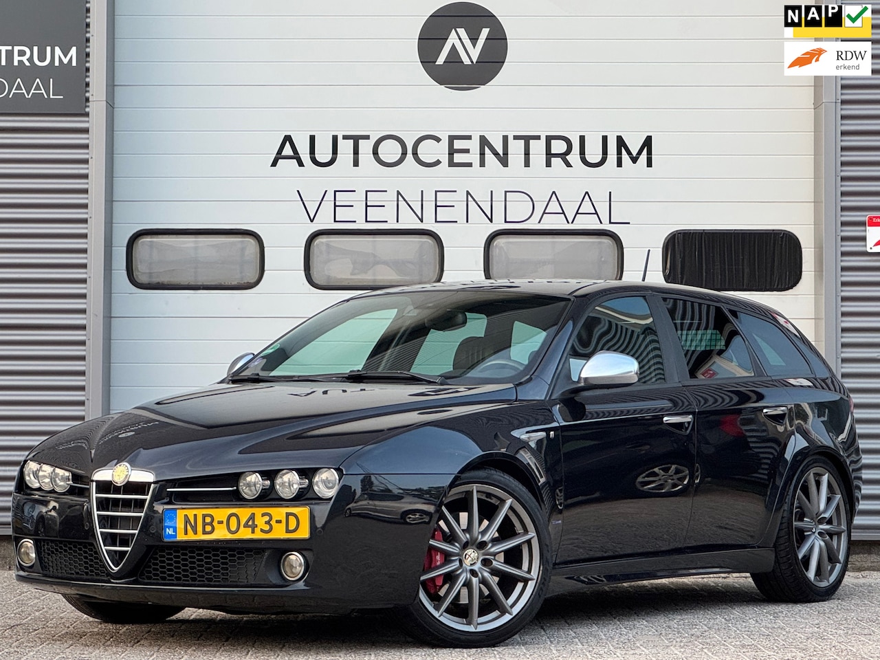 Alfa Romeo 159 Sportwagon - 1.7 TI 1750 TBI 200 PK CARBON/CARPLAY/19''/TREKHAAK - AutoWereld.nl