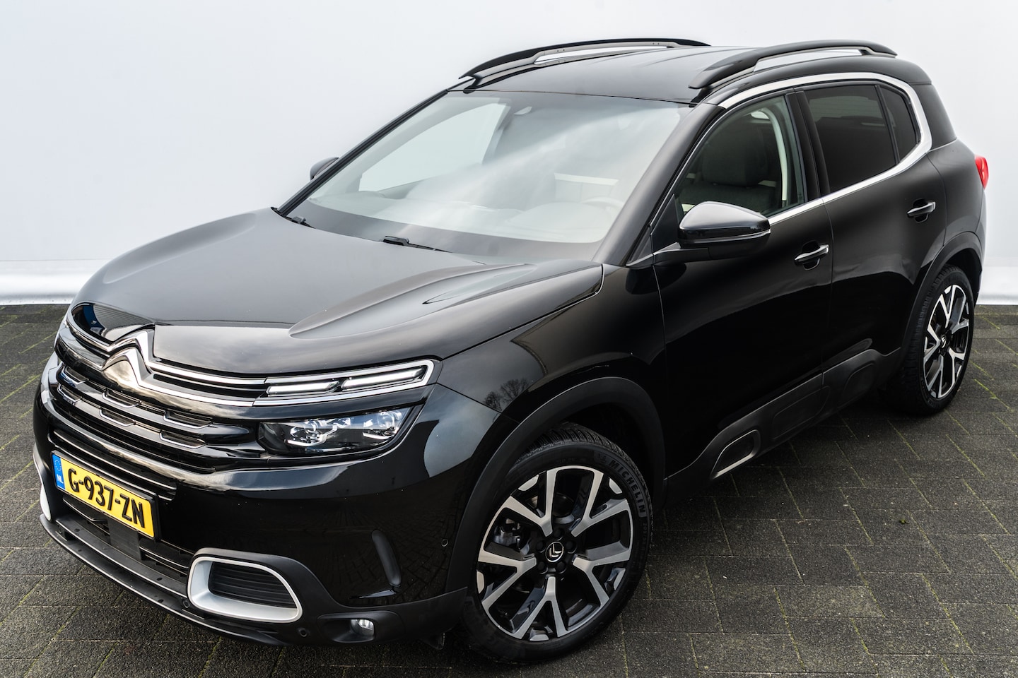 Citroën C5 Aircross - 1.2 PureTech Business Plus | Leder | LED | Trekhaak | Carplay | Adap. Cruise | 19 inch LMV - AutoWereld.nl