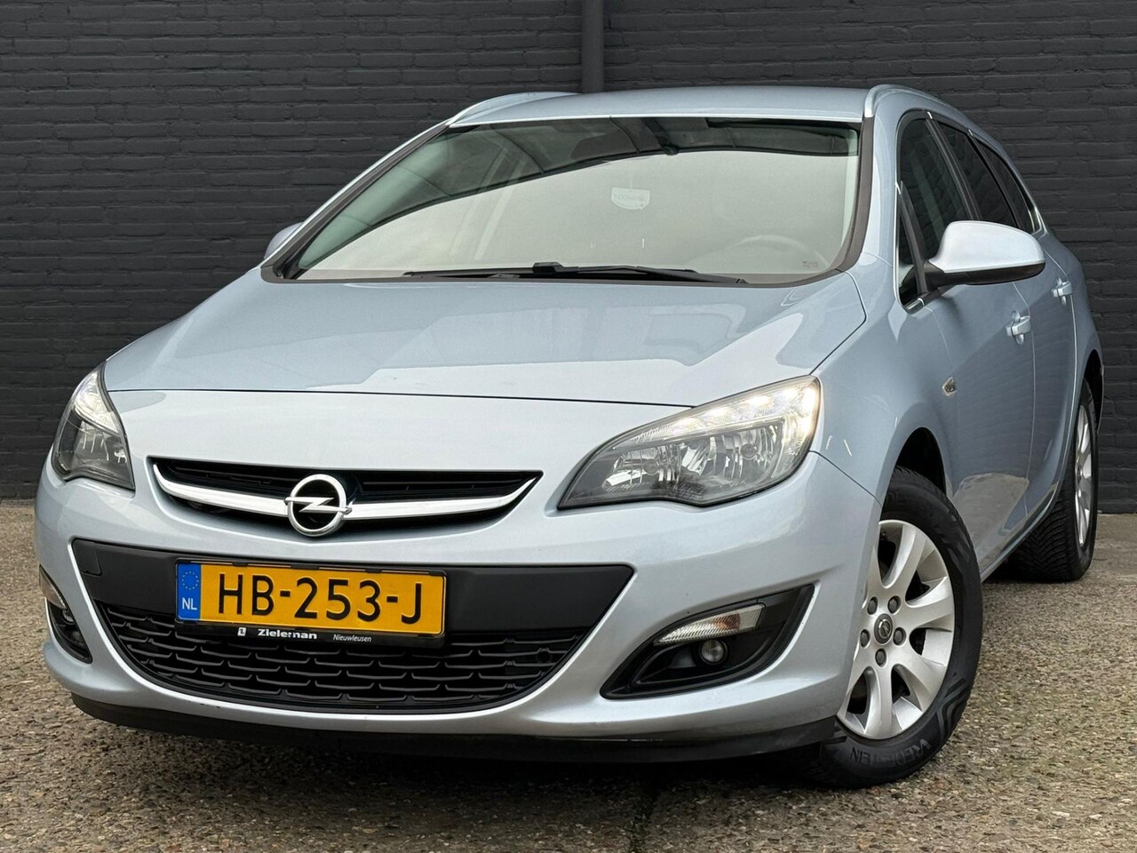 Opel Astra Sports Tourer - 1.6 CDTi Blitz AIRCO | CRUISE | ELEK RAMEN | NAVI | NWE APK - AutoWereld.nl