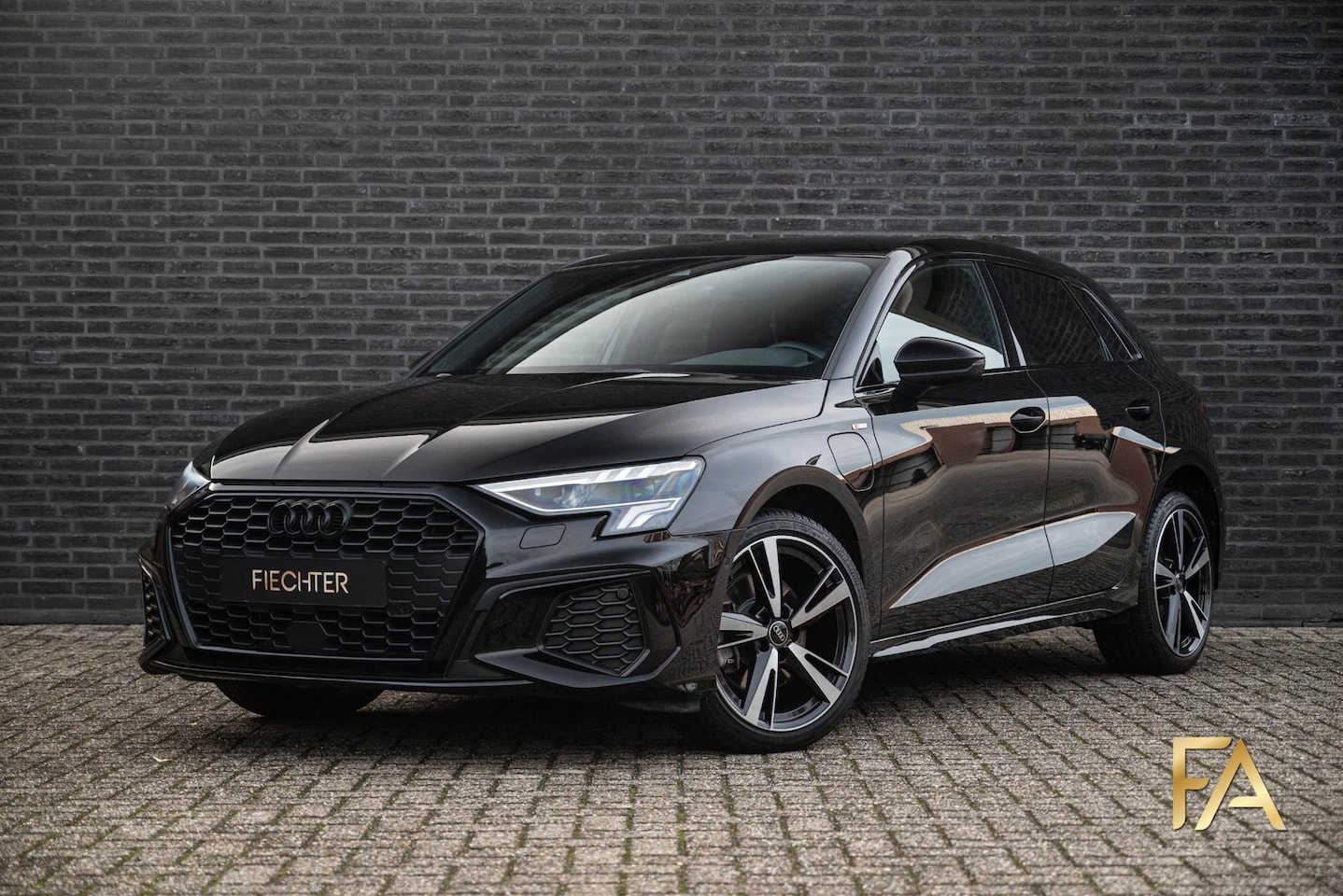 Audi A3 Sportback - 40 TFSI e S Line Ruitleder|MatrixLED|AdaptiveCruise|18Inch - AutoWereld.nl