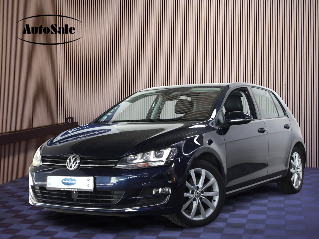 Volkswagen Golf - 1.4 TSI DSG Highline CARPLAY MASSAGE XENON LEER STUURVW NAV '16 - AutoWereld.nl