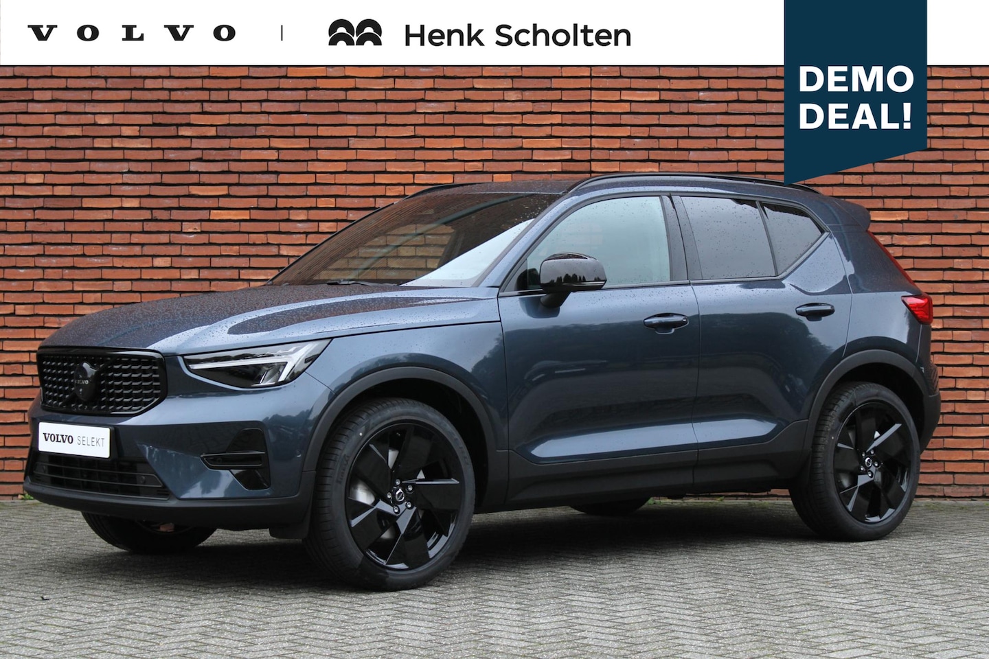 Volvo XC40 - B4 Plus Black Edition | Panoramadak met schuif- /kantelfunctie | Premium audio by Harman K - AutoWereld.nl