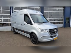 Mercedes-Benz Sprinter - 319CDI 3.0V6 190PK L2H2 / M-Bux / 3.500kg Trekhaak / Leer / Dis