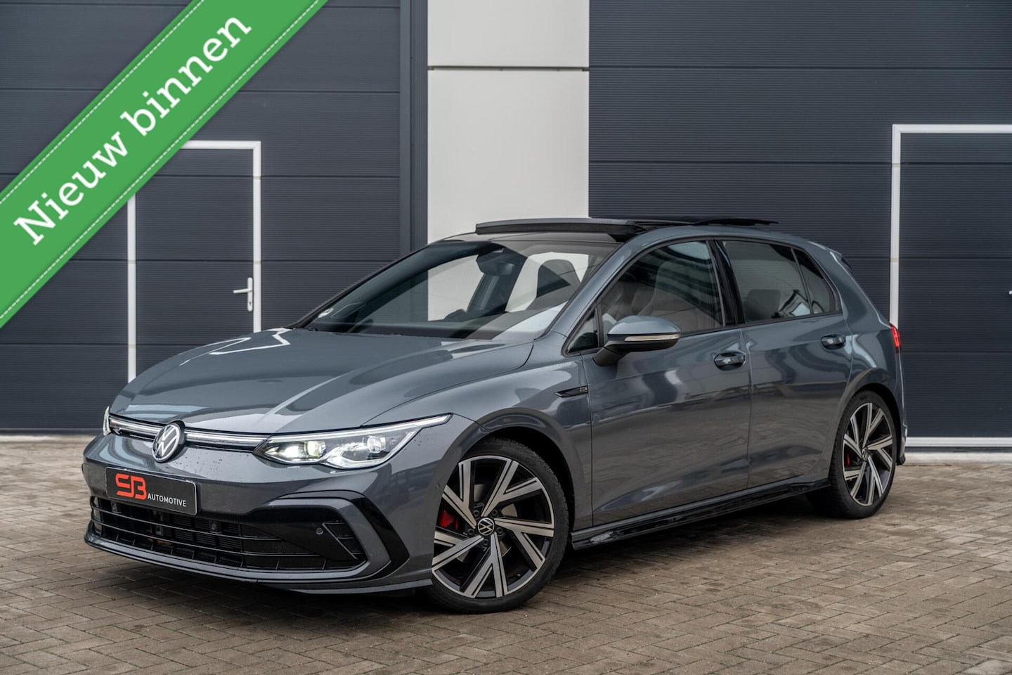 Volkswagen Golf - 1.5 eTSI R-Line Sfeer|IQ|Keyless|Pano|BOMVOL - AutoWereld.nl