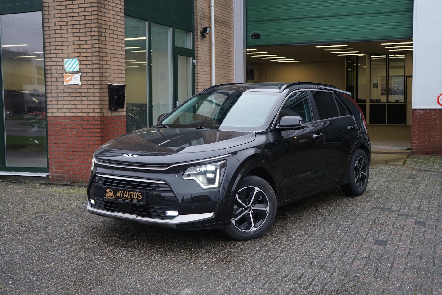 Kia Niro - 1.6 GDi Hybrid DynamicPlusLine Elektr.Schuif DAk|Headup|Adaptive cc|Stoelverwarming|Stuurv - AutoWereld.nl
