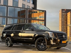 Cadillac Escalade - 6.2 V8 450PK ESV Platinum 7p 5xTV 22'' LWB