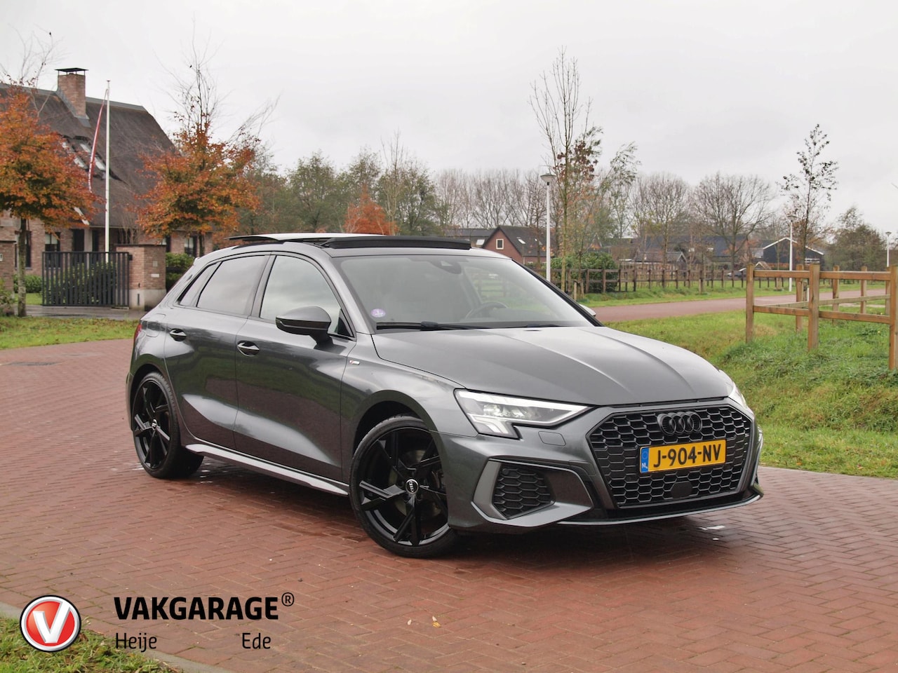 Audi A3 Sportback - 35 TFSI S edition | 2X S-Line | Schuifdak | 19 Inch | Black Optic | NL-Auto | - AutoWereld.nl