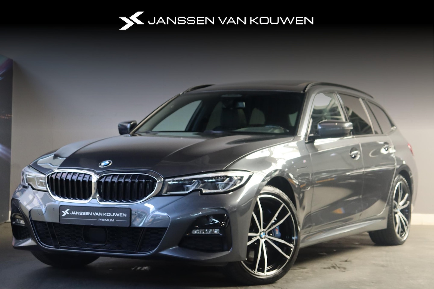BMW 3-serie Touring - 330e xDrive M Sport Panoramadak Laser Harman Kardon Head-Up - AutoWereld.nl