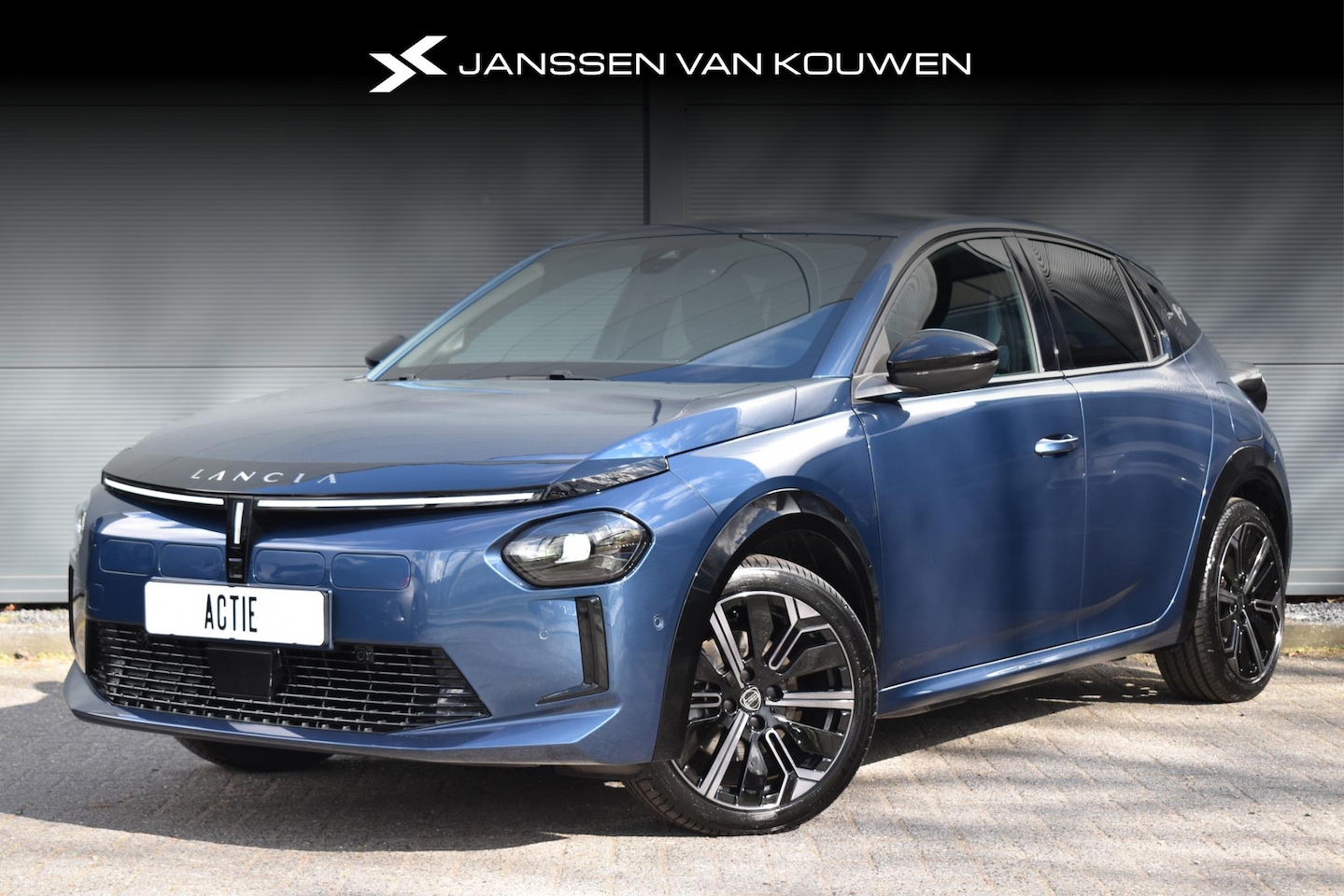 Lancia Y(psilon) - Ypsilon Edizione Cassina Limitata 51 kWh / Massagestoelen / Stoelverwarming / Luxe / - AutoWereld.nl