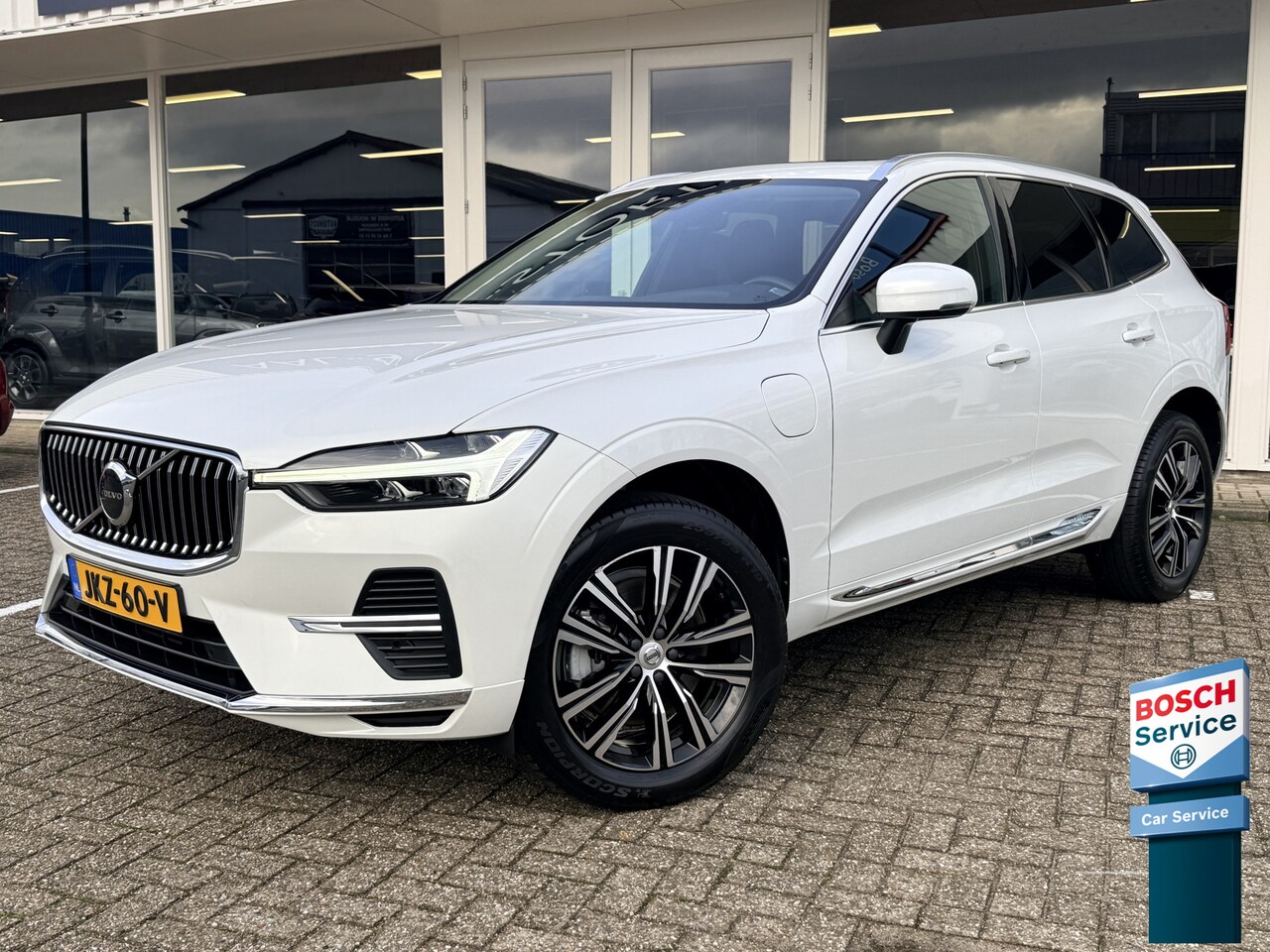 Volvo XC60 - 2.0 Recharge T6 AWD Inscription | LED | Keyless | Apple Carplay | Stuur- en stoelverwarmin - AutoWereld.nl