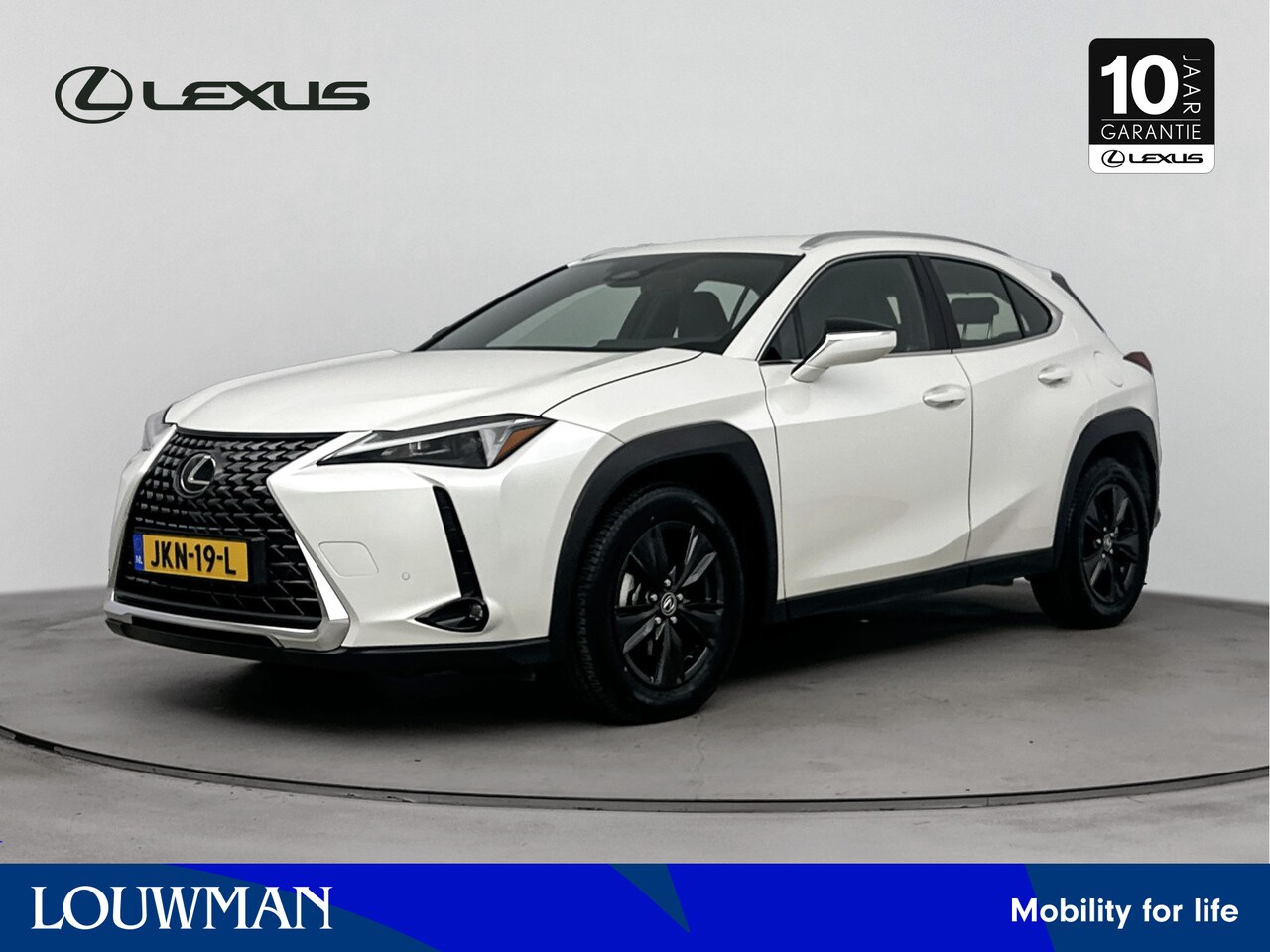 Lexus UX - 300h Urban Line | Parkeersensoren | Adaptive Cruise | Carplay | - AutoWereld.nl