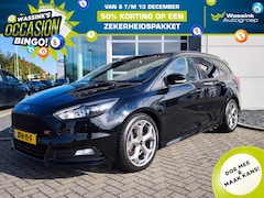 Ford Focus - 2.0 EcoBoost 250pk ST-2 | Navigatie | Xenon | Stoelverwarming | Recaro sportinterieur