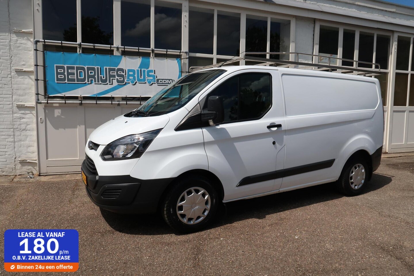 Ford Transit Custom - 2.2 TDCI L1H1 | AIRCO | BIJRIJDERSBANK | TREKHAAK | IMPERIAAL - AutoWereld.nl