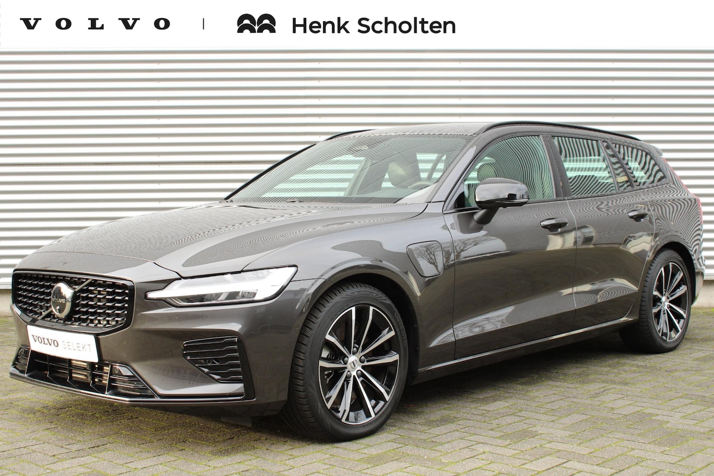 Volvo V60 - 2.0 T6 Plug-in hybrid AWD Plus Dark | Harman/Kardon Premium Geluidssysteem | Elektrisch Ve - AutoWereld.nl