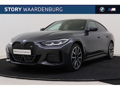 BMW i4 - eDrive40 M Sport / Achteruitrijcamera / Stoelverwarming / Widescreen Display / Active Crui