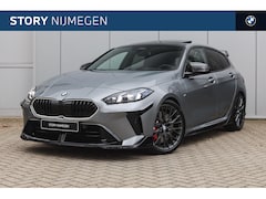 BMW 1-serie - 120 High Executive M Sport Automaat / Panoramadak / Sportstoelen / Adaptieve LED / M Adapt