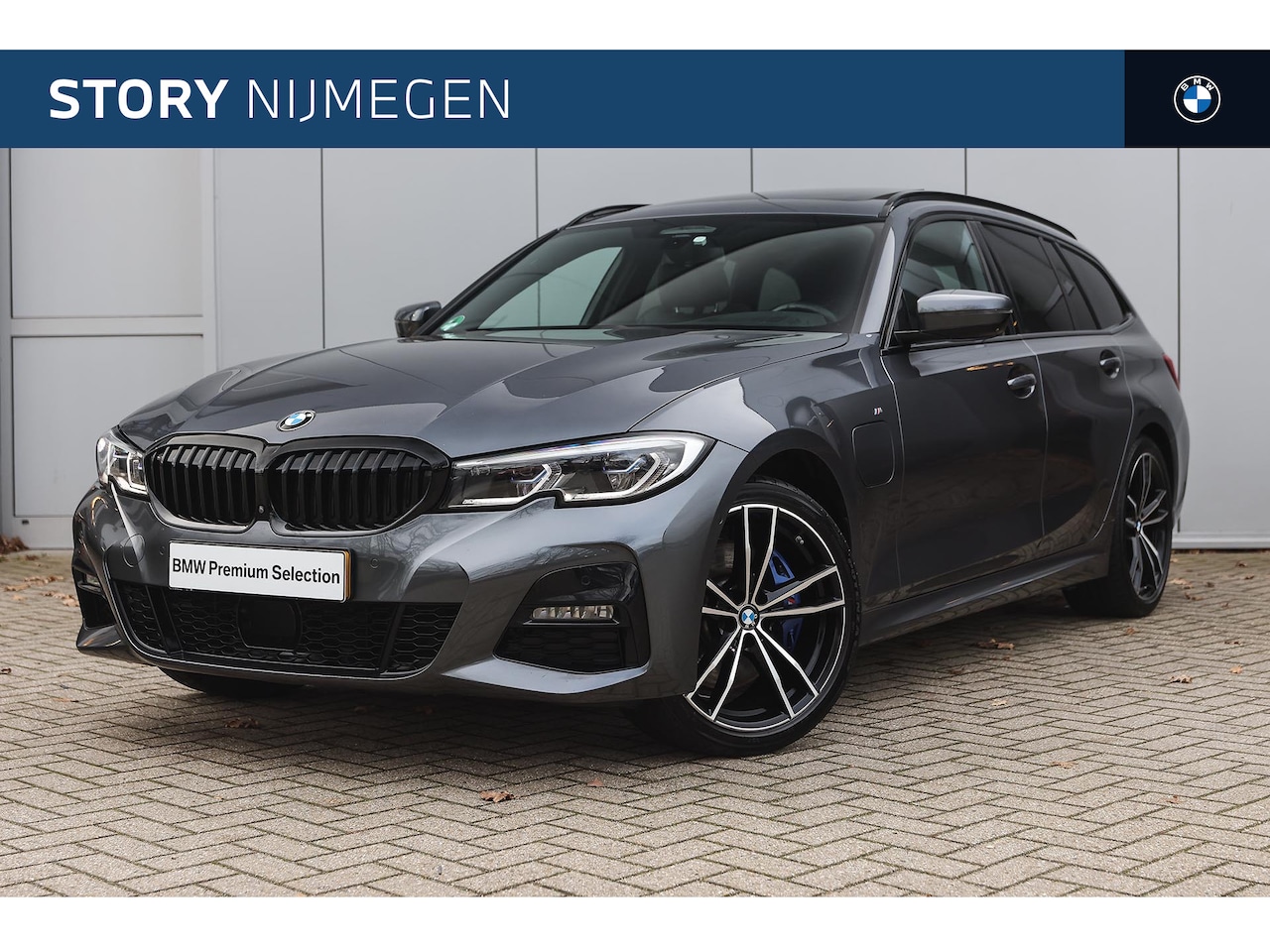 BMW 3-serie Touring - 330e xDrive Automaat / Panoramadak / Trekhaak / Sportstoelen / Laserlight / M Adaptief ond - AutoWereld.nl