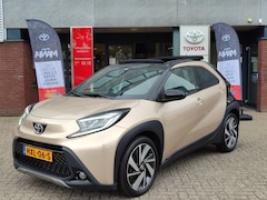 Toyota Aygo X - PREMIUM CABRIO KEYLESS STOELVERW CAMERA NAVI CLIMA AD-CRUISE 17'' LM-VELGEN APPLE/ANDROID