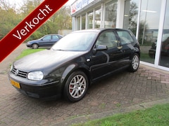 Volkswagen Golf - 2.3 V5 Highline 170 PK