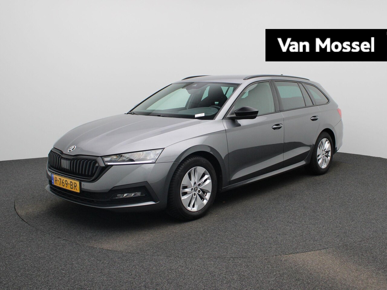 Skoda Octavia Combi - 1.0 TSI Sport Business 110 PK | Trekhaak | Adaptieve cruise control | Parkeersensoren voor - AutoWereld.nl