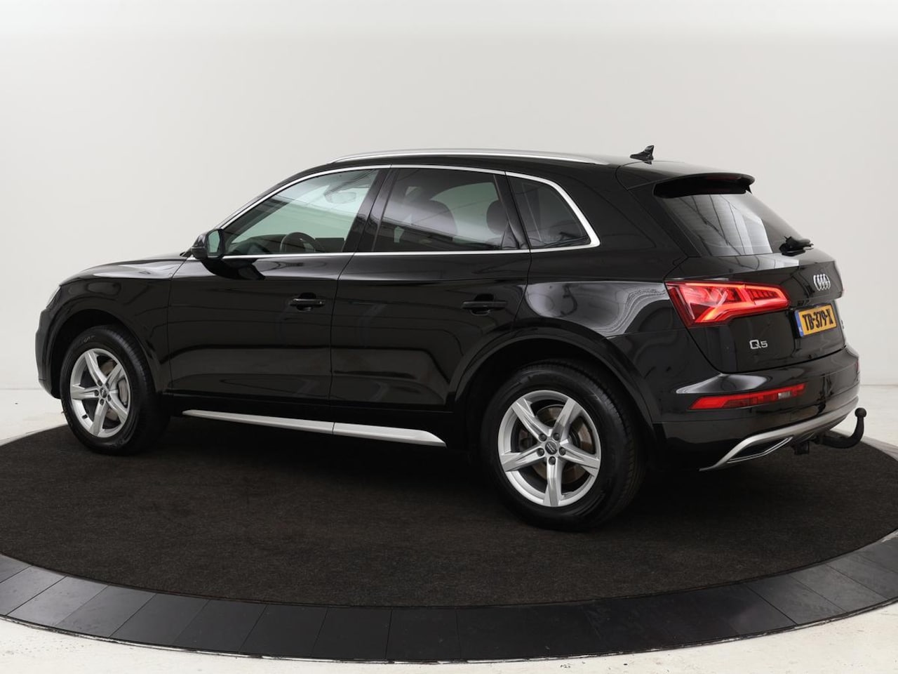 Audi Q5 - 2.0 TDI quattro Sport | Leder | Stoelverwarming | Trekhaak | Virtual Cockpit | Navigatie | - AutoWereld.nl