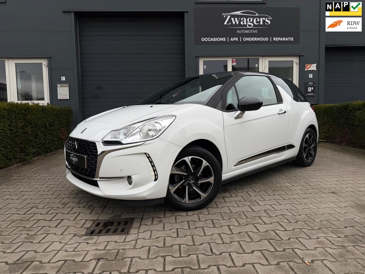 Citroën DS3 - 1.2 PureTech Connected Chic | Carplay |Navi | Airco - AutoWereld.nl