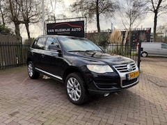 Volkswagen Touareg - 3.0 V6 TDI Highline Xenon Leder Nav Clima