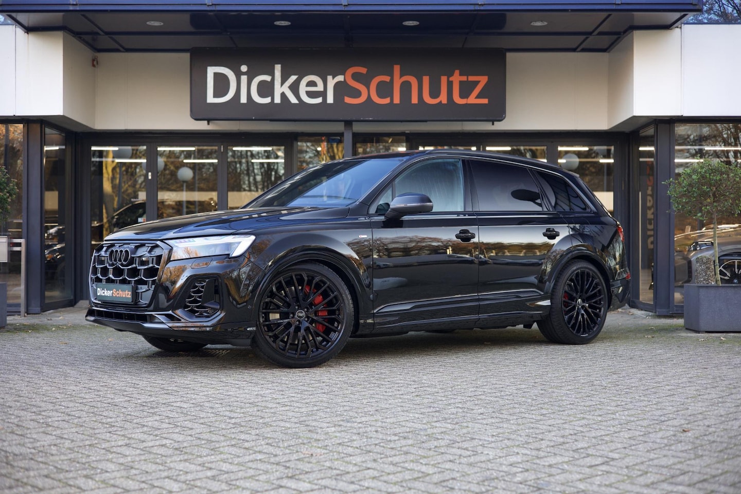 Audi Q7 - 60 TFSIe Competition | Vierwielbesturing | Pano | Trekhaak | Massage - AutoWereld.nl