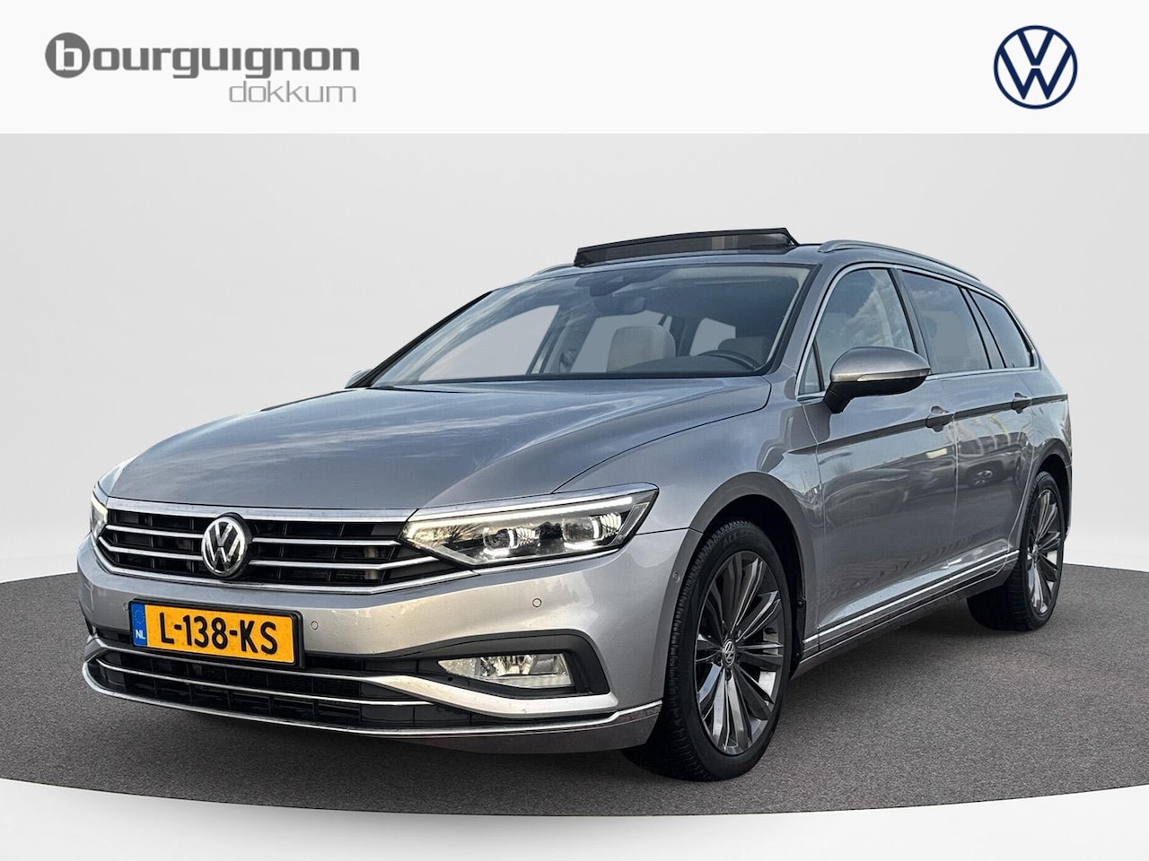 Volkswagen Passat Variant - 1.5 TSI Elegance | 150 pk | Pano Dak | Trekhaak | ERGO Massage | A-Camera | - AutoWereld.nl