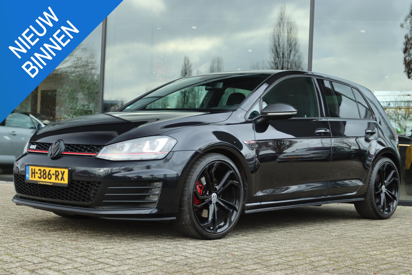 Volkswagen Golf - 2.0 TSI GTI 220PK DSG | CARPLAY | DYNAUDIO | XENON | KEY-LESS | NAVI - AutoWereld.nl