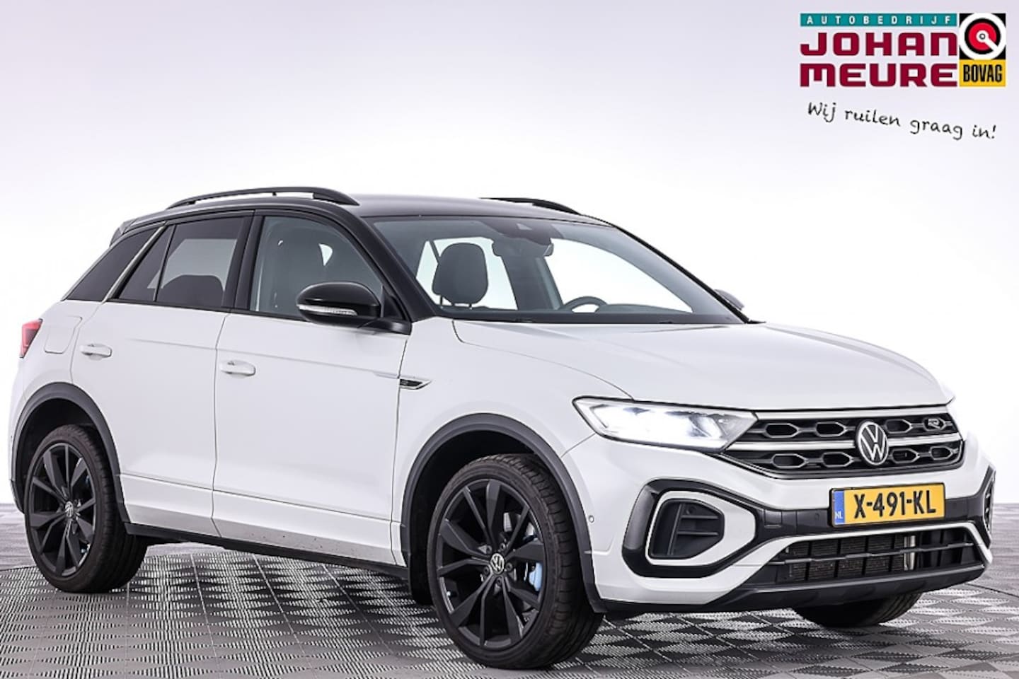 Volkswagen T-Roc - 1.5 TSI R-Line Business Automaat | Trekhaak | LED | ECC | VELGEN - AutoWereld.nl