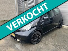 Toyota Aygo - 1.0-12V + sport