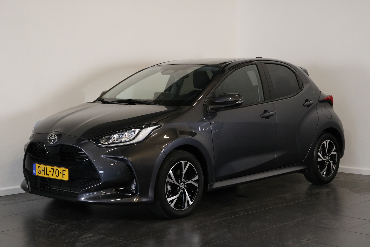 Toyota Yaris - 1.5 Hybrid 115 First Edition - AutoWereld.nl