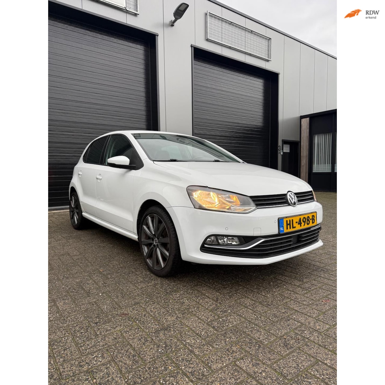 Volkswagen Polo - 1.2 TSI First Edition ALARM| CRUISE| PDC| STOELVERVWARMING |CLIMA|SCHERM|FRONT ASSIST - AutoWereld.nl