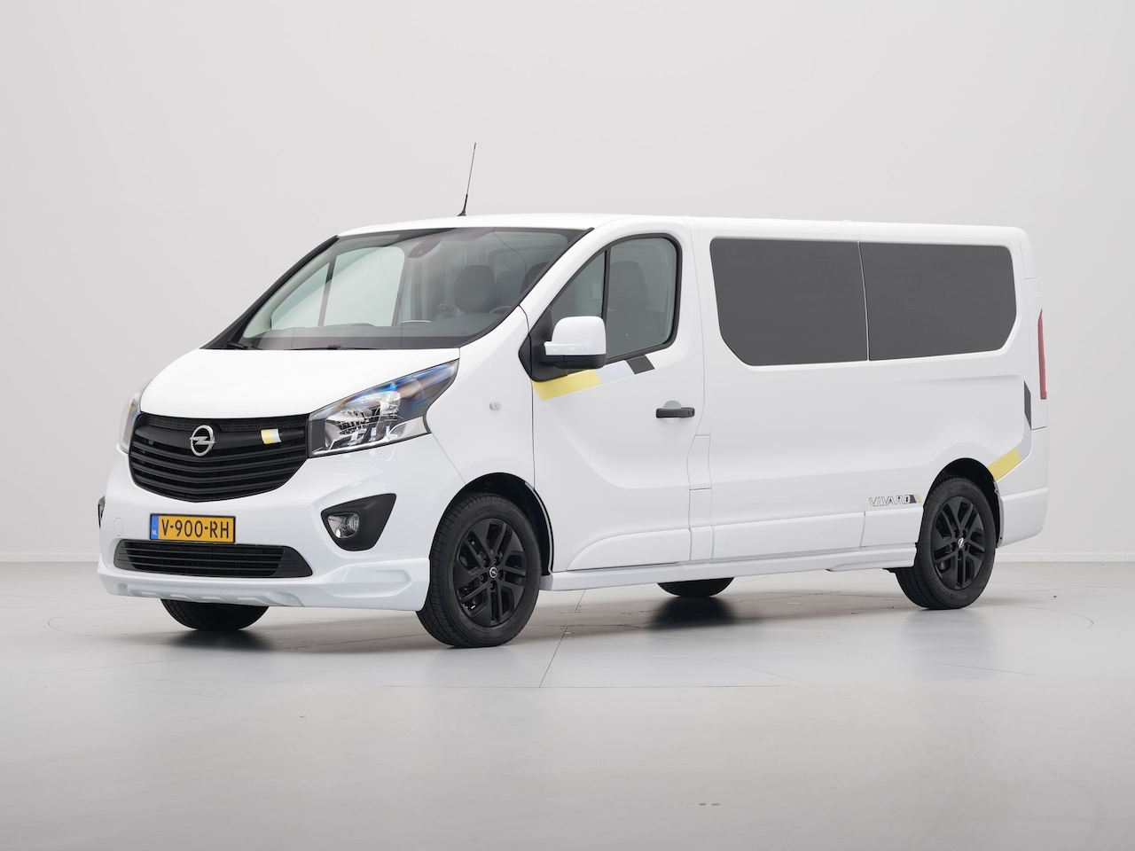 Opel Vivaro - 1.6 CDTI 107kW 145PK L2H1 Sport Irmscher 030/200 Navigatie Camera Trekhaak Cruise - AutoWereld.nl