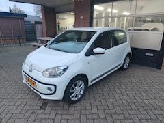 Volkswagen Up! - 1.0 high up Club, Airco, Stoelverwarming, LM, 1e eig,