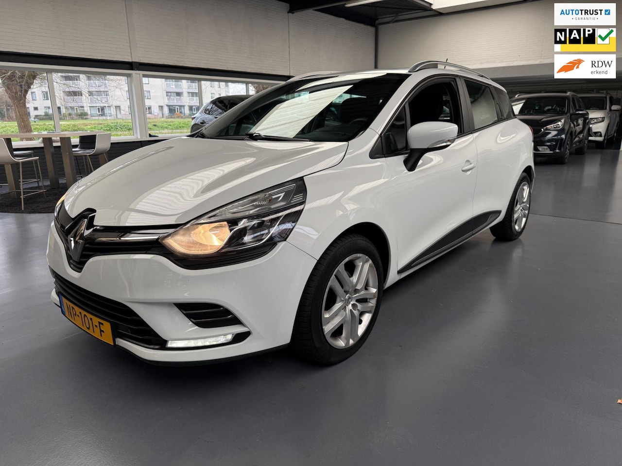 Renault Clio Estate - 0.9 TCe Zen |Navigatie|Bluetooth| - AutoWereld.nl