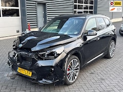 BMW X1 - XDrive30e M pakket M-Sport Panoramadak / Navigatie / HUD / Harman Kardon