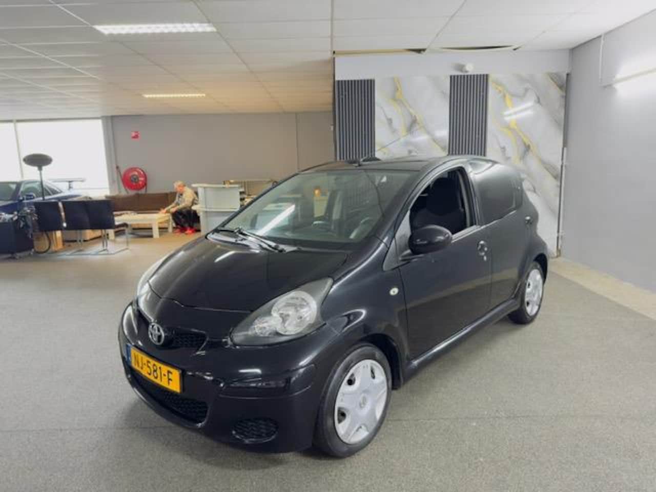 Toyota Aygo - 1.0-12V Access Apk Nieuw,Airco,E-Ramen,Navigatie,N.A.P,5Deurs,2 sleutels + facturen!! - AutoWereld.nl