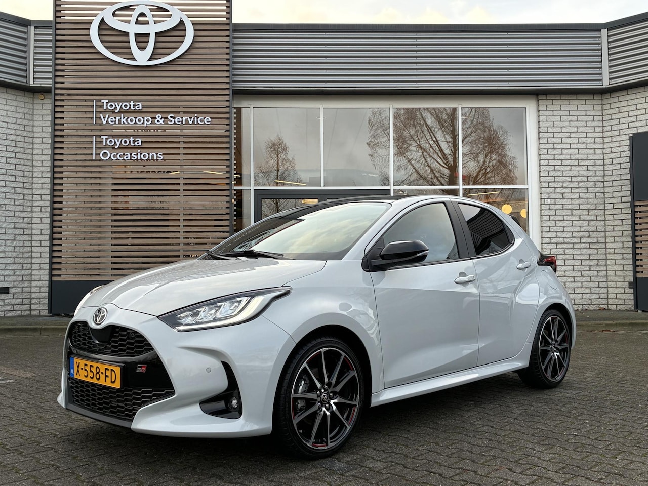 Toyota Yaris - 1.5 Hybrid GR Sport 1.5 Hybrid GR Sport - AutoWereld.nl