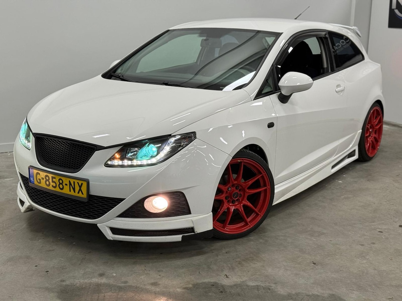 SEAT Ibiza - 1.4 Reference / BODYKIT / MULTIMEDIA-NAVI / RIJDT SCHAKELT GOED - AutoWereld.nl