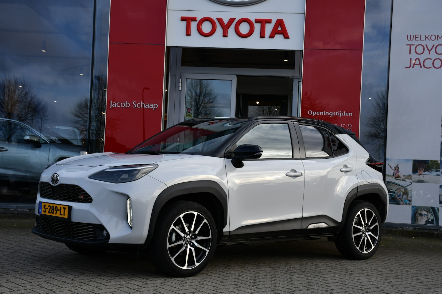 Toyota Yaris Cross - 1.5 Hybrid GR Sport Limited Automaat 116pk | Dodehoekdetectie | Sportief interieur | Head- - AutoWereld.nl