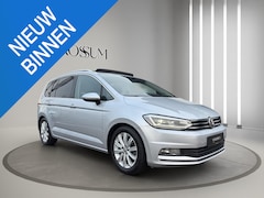 Volkswagen Touran - 1.4 TSI Highline 7p | Panoramadak | Camera | Wegklaptrekhaak | Comfortstoelen en Verwarmd