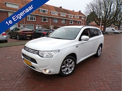 Mitsubishi Outlander - 2.0 PHEV instyle 1e EIG NAVI TEL CRUISECONT SCHUIFKANTELDAK