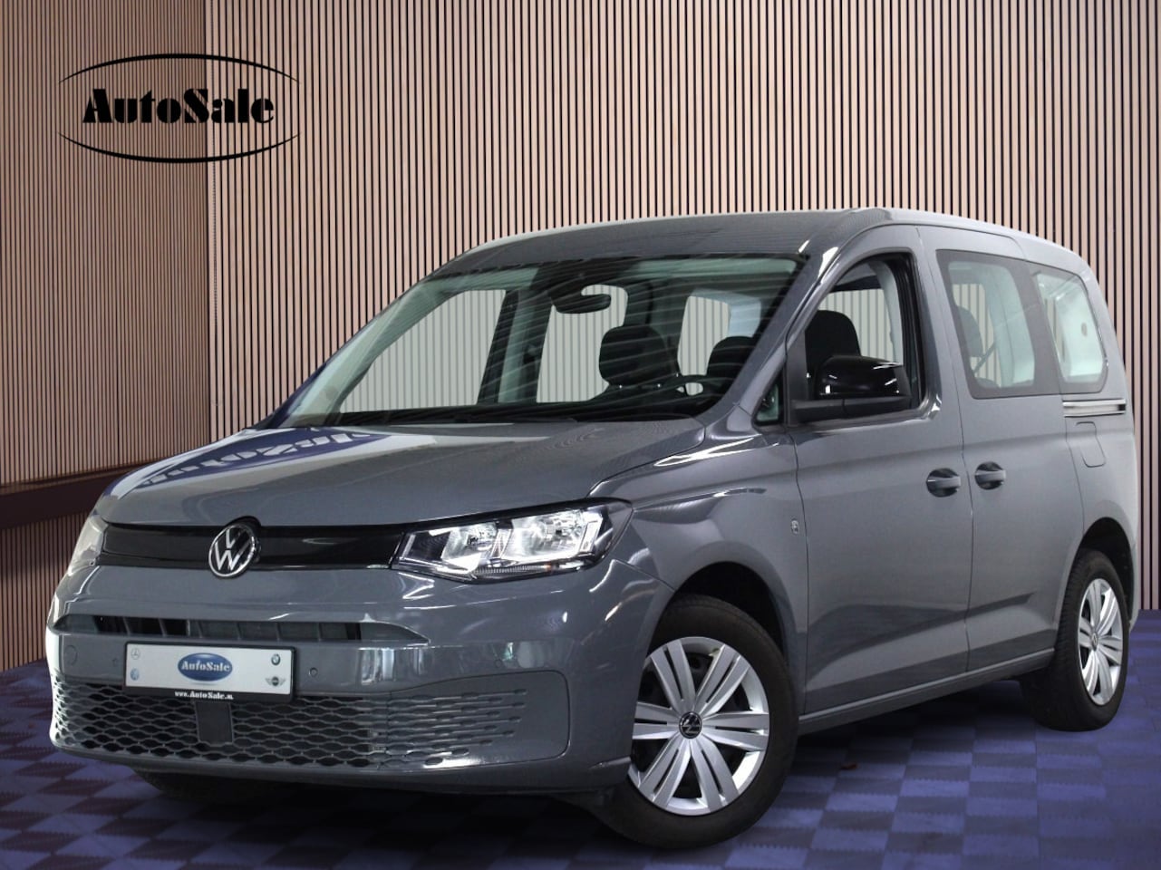 Volkswagen Caddy - 1.5 TSI 5p Highline 16000 km 1eEIG! NAVI CAMERA DAB LANE-AST BT PDC '21 - AutoWereld.nl