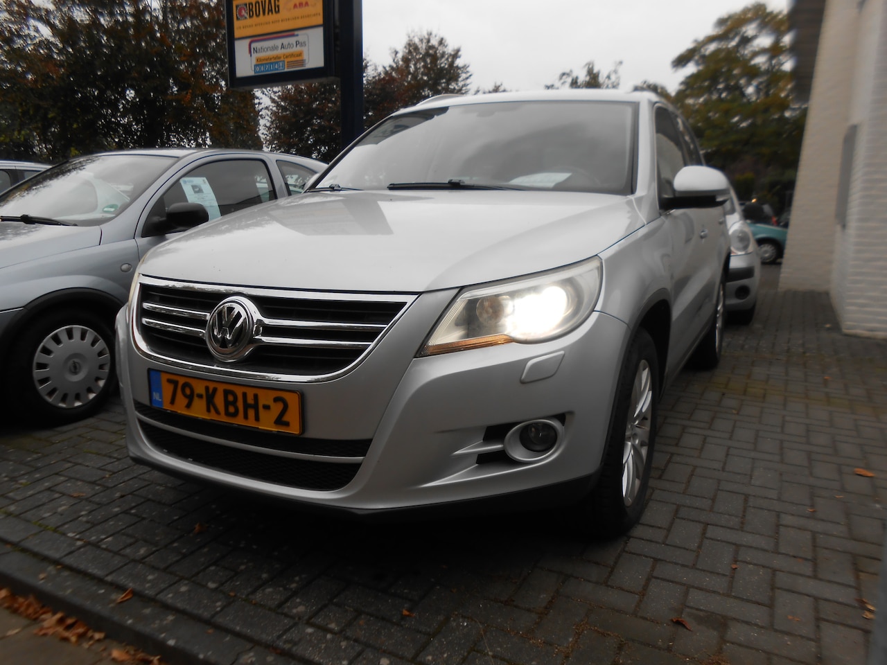 Volkswagen Tiguan - 2.0 TDI Sport&Style 4Motion Automaat / Trekhaak / Navi / Leer / Pano - AutoWereld.nl