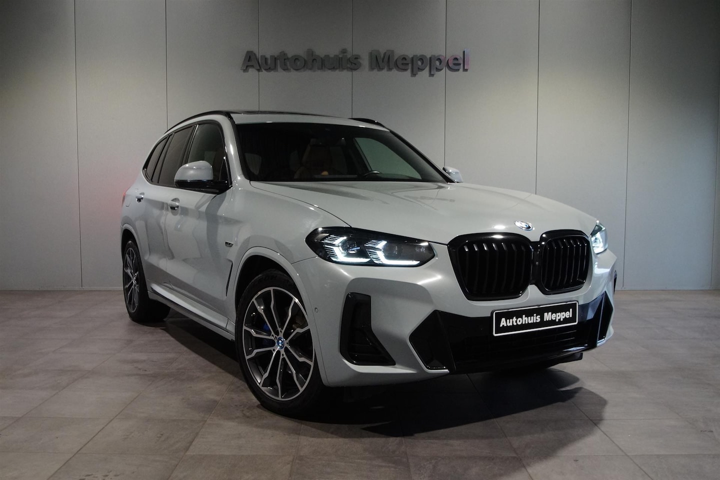 BMW X3 - xDrive30e M-Sport/// | Spec M-Sportstoelen | Trekhaak | LED | PDC 360 | Head-Up Display | - AutoWereld.nl